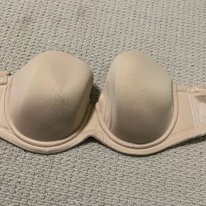 32ddd (triple d) strapless bra by waacol
